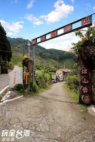 涼山大門