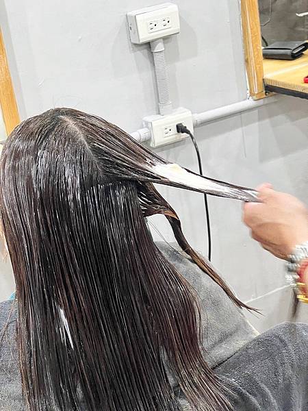 時光藝廊 Time Hair Salon｜文藝工業風格裝潢設