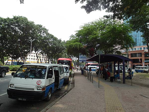  沙巴SABAH❤亞庇市區菲律賓市場（Filipino Market ）、手工藝市場（Handicraft Market）把玩童趣、潮盛號檳城泡麵、怡豐茶室（YEE FUNG）叻沙。