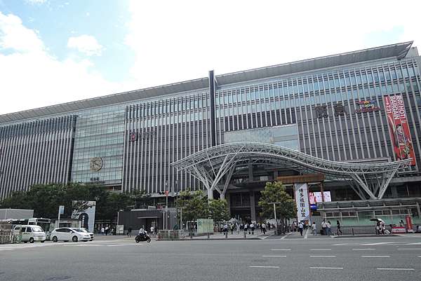 北九州自駕自助親子遊 博多郵便局福岡限定明信片 步行至博多運河城 限定長方碗之一蘭拉麵 順遊博多祇園山笠 櫛田神社 分享每一步旅行足跡 痞客邦