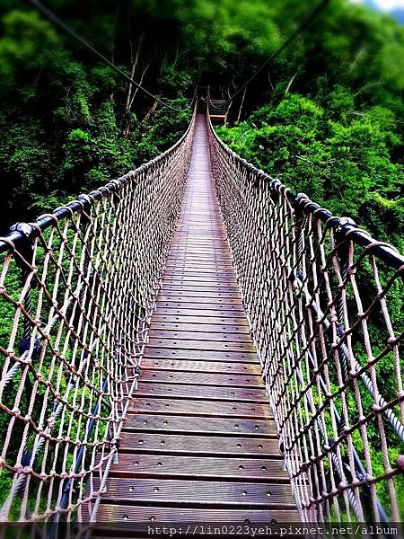 和平吊橋