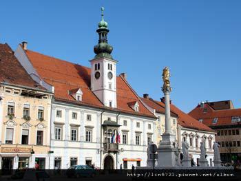 maribor-cityhall sq.jpg