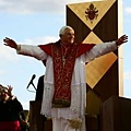 papal_arrival_9_imagelarge.jpg