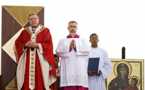 wyd08_opening_mass_barangaroo_19_imagelarge.jpg