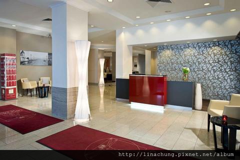 2241284-Leonardo-Hotel-Heidelberg-City-Center-Hotel-Interior-2-DEF