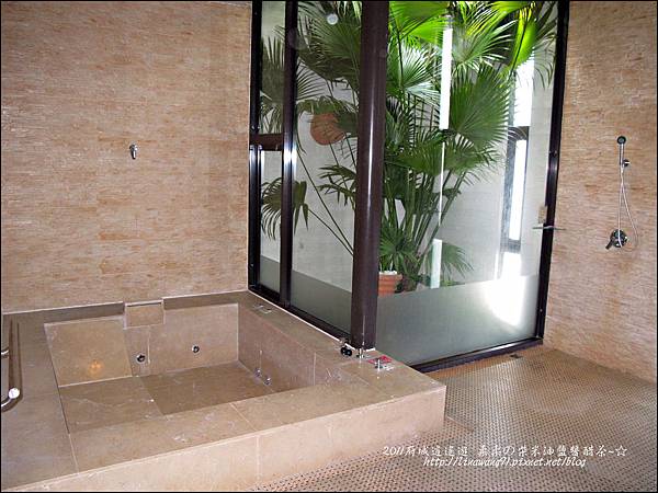2011-0916-台南-湖水岸汽車旅館 (8).jpg