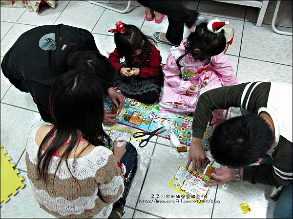 2011-1203-歡聚聖誕趴暨慶生會 (4).jpg