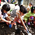 2012-0528-天一開心菜園-DIY蔬菜盆栽 (9)
