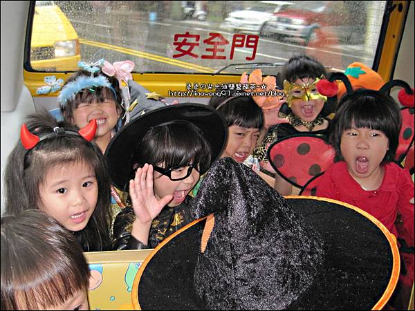 2012-1030-Yuki 4Y10M幼稚園第一次萬聖節 (20)