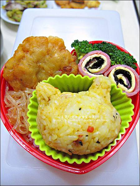 2013-0523-愛心造型便當-神奇寶貝-皮卡丘