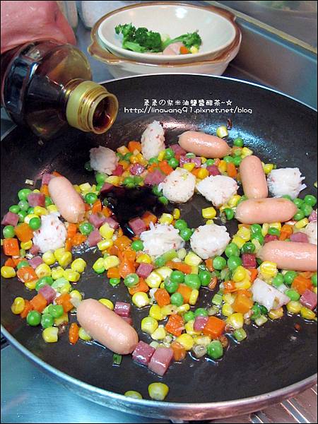 2013-1212-桂冠-蠔油明太子魚香腸燴飯 (2).jpg