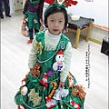 2013-1221-Yuki 5Y11M-幼稚園聖誕服裝秀 (7).jpg