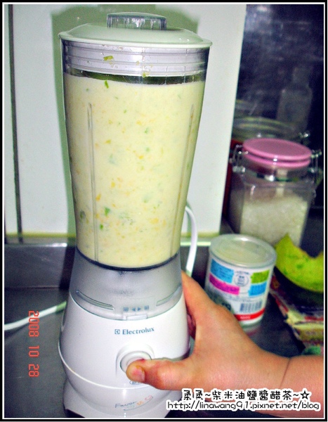 酪梨奶昔-用打果汁機打奶昔.jpg