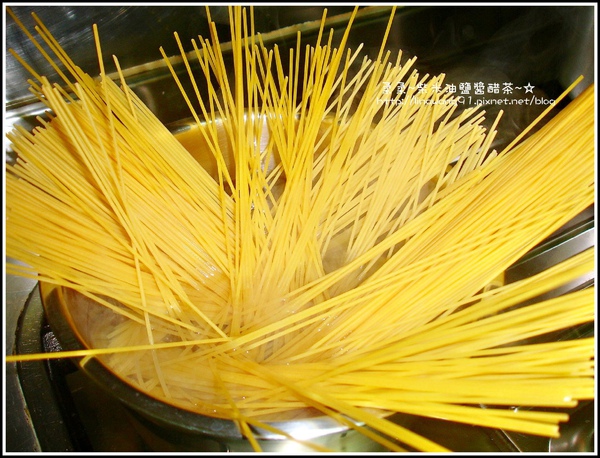 坎佩尼亞義大利麵醬組合試吃-煮義大利麵.jpg