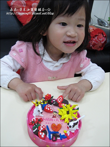 YUKI-2歲3個月玩黏土2010-0409 (23).jpg