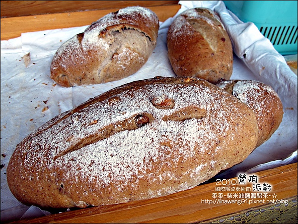 2010-0709-國際陶瓷藝術節 (33)-窯烤健康麵包.jpg