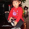 2010-0228-Yuki2Y2M自己穿鞋子.jpg