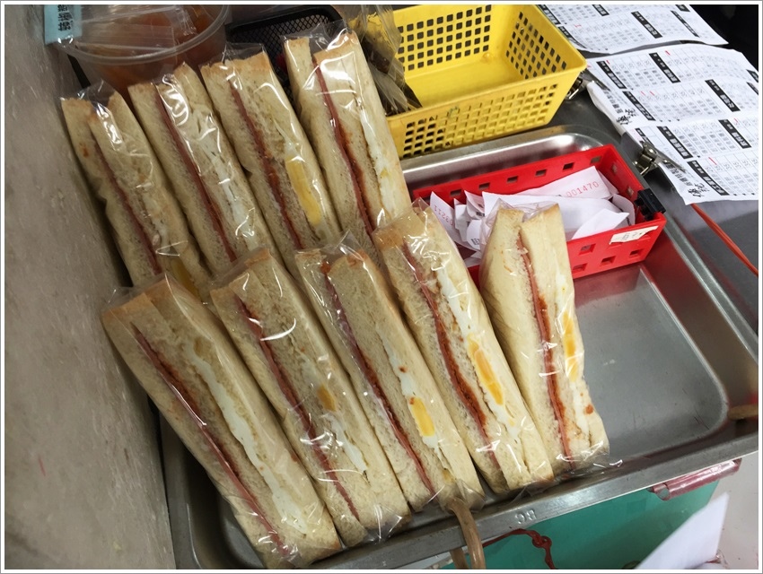 台南美食-食尚玩家~傳統飯糰特製蛋餅專賣店