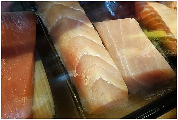 台南美食-纓風鮨味壽司丼飯專賣店東西好吃又新鮮CP值超高-超推燒炙總匯種類多樣 一次滿足