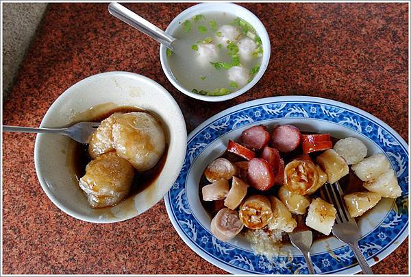 屏東美食-東港正宗肉圓70年老店-超值銅板美食