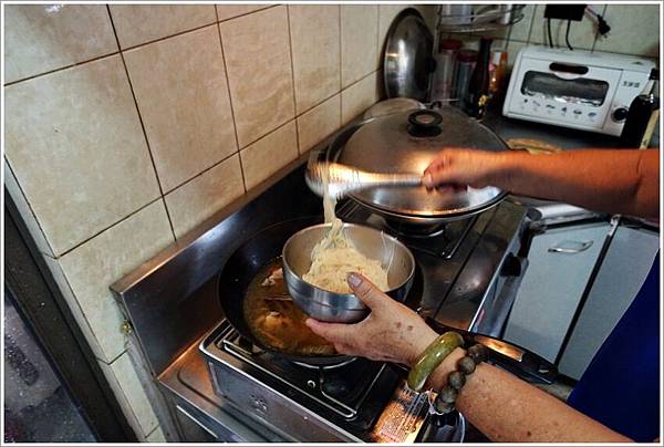 網購美食-優墾產銷商行台灣本土製作三小XO醬、黑芝麻油、白芝麻