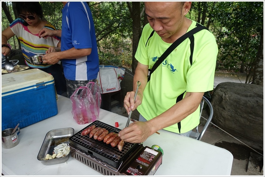 高雄親子旅行-茂林區小長城木棧步道+多納部落+天闊溫泉石板烤肉，小米愛玉，咖啡