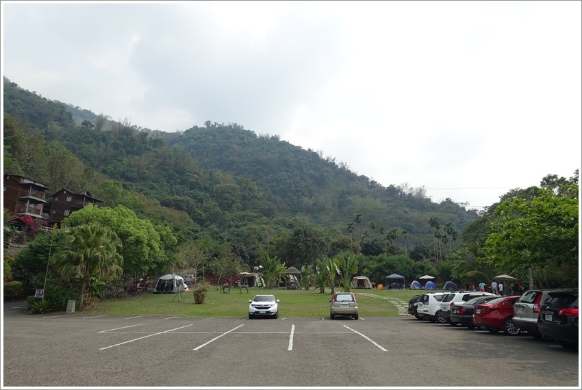 高雄親子旅行-茂林區小長城木棧步道+多納部落+天闊溫泉石板烤肉，小米愛玉，咖啡