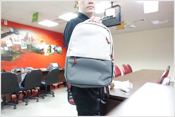 穿搭-UTmall包包專賣韓版男女情侶雙肩包電腦背包買大包送小包 