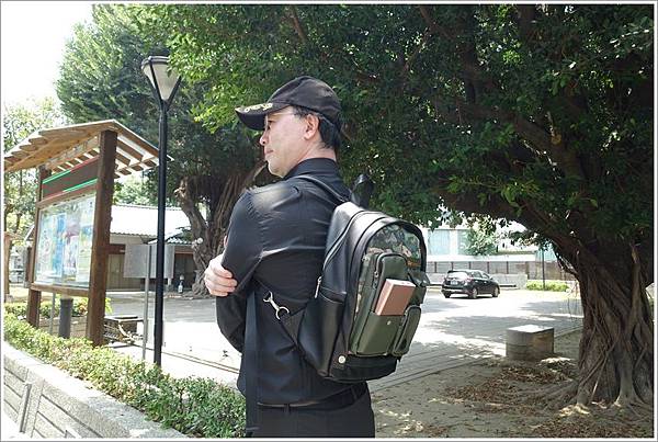 穿搭-RITE雙生系列奇幻稻草人包拼接迷彩實用實搭又可愛的台灣設計品牌多功能後背包