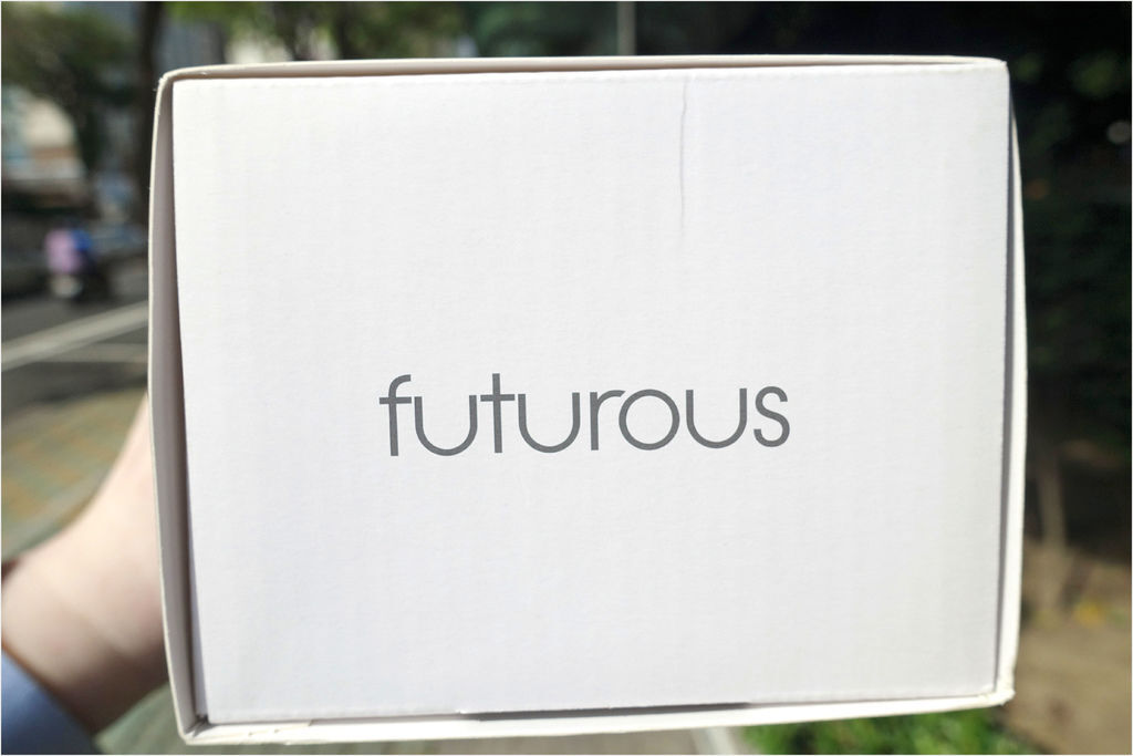 開箱-對抗PM2.5Futurous空氣清淨香氛機尤加利精油套組車用家用好幫手 開箱-對抗PM2.5Futurous空氣清淨香氛機尤加利精油套組車用家用好幫手