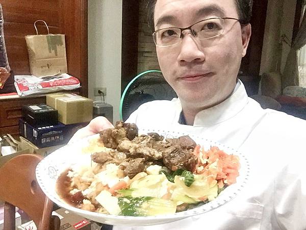 台南宅經濟美食-媽媽好幫8分鐘搞定台南舟鶴家軟骨肉紅燒、清燉軟骨肉冷凍調理包簡單又方便