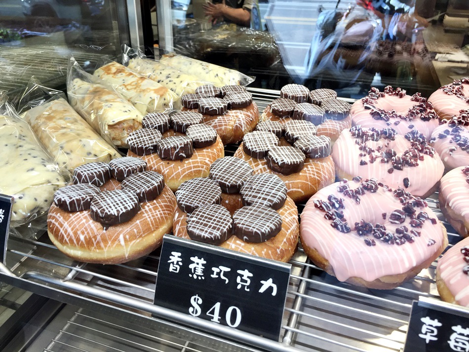 台南美食-朵莉屋甜甜圈不同於小米甜甜圈的口味多種口味脆皮甜甜圈的酥脆好味多種造型甜甜圈 台南美食-朵莉屋甜甜圈不同於小米甜甜圈的口味多種口味脆皮甜甜圈的酥脆好味多種造型甜甜圈