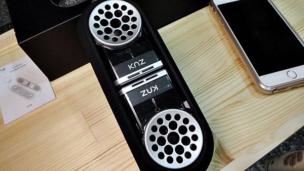 3C開箱-美國 Knz GoDuo無線磁吸音響衛星喇叭重低音可持續播放18小時藍芽驅動可外接音源2018年IF設計大獎