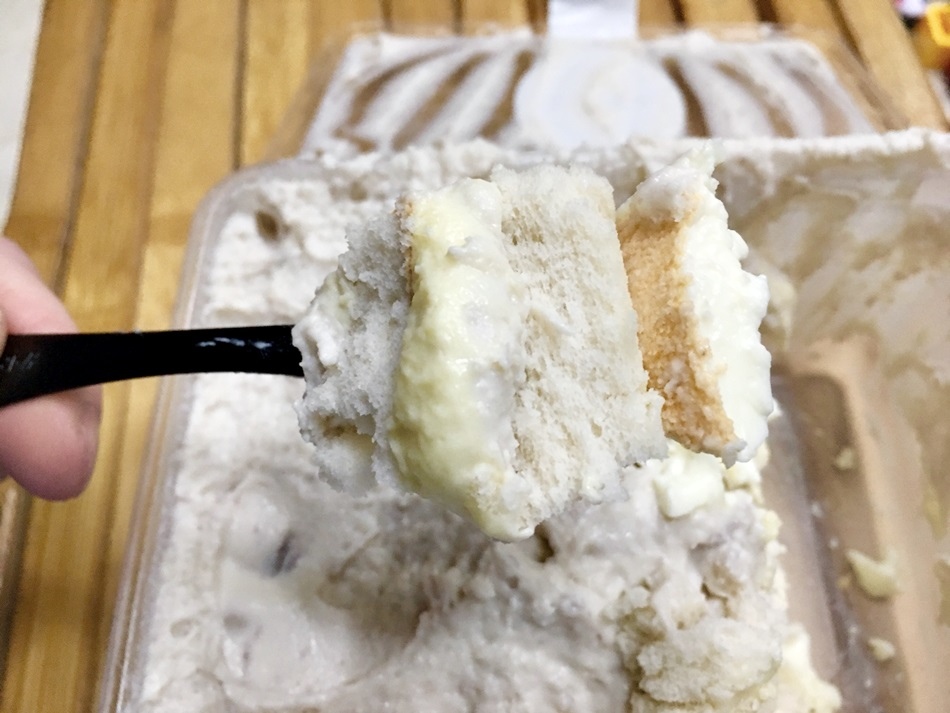 宅配甜點-手工芋泥蛋糕麥仕佳鮮芋奶酪蛋糕盒綿密香濃大甲芋頭製作,獨家爐烤烘焙鎖住原始芋頭香,高成本100斤的芋頭只能烤出55斤的純芋泥,與滑嫩奶酪層層疊疊成讓人齒頰留香的濃醇美味 宅配甜點-手工芋泥蛋糕麥仕佳鮮芋奶酪蛋糕盒綿密香濃大甲芋頭製作,獨家爐烤烘焙鎖住原始芋頭香,高成本100斤的芋頭只能烤出55斤的純芋泥,與滑嫩奶酪層層疊疊成讓人齒頰留香的濃醇美味