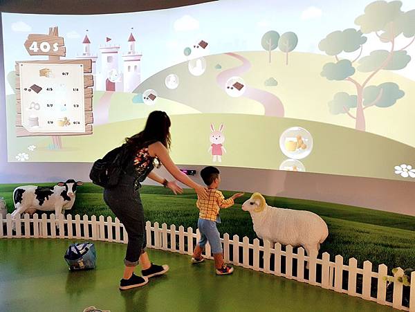 【台中大雅】伊莎貝爾數位烘焙體驗館 親子旅遊景點 ‧聖誕節活動景點‧DIY作餅乾‧小味道下午茶‧買伴手禮‧台中IG拍照景點‧好玩好吃的免門票