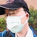 拋棄型PM2.5口罩推薦開箱-康乃馨PM2.5 Z摺口罩符合國家防霾標準透氣不悶熱