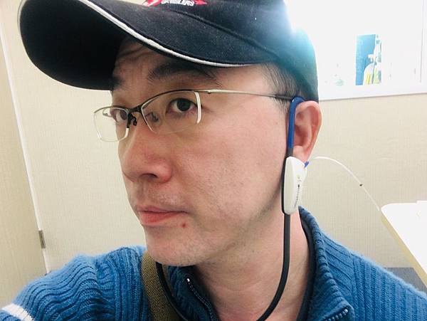 推薦助聽器的領導品牌-省卡多助聽器聰明選輕鬆聽省卡多減緩長輩使用助聽器的不適，藝人客製化耳塞顏色多樣配戴時尚