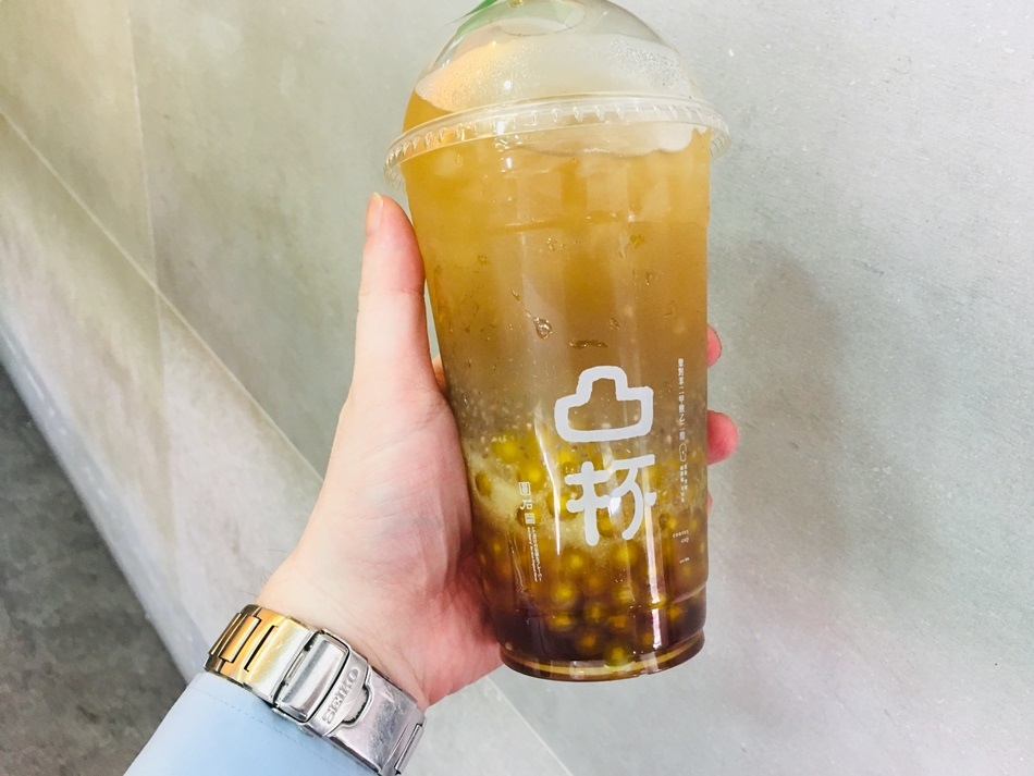 台南好喝飲料-圓石禪飲台南東寧店黑嚕嚕仙草奶凍鳳梨青檸粉圓食材上適合咀嚼控最愛的珍珠