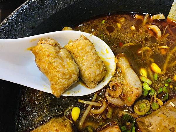 台南美食-居食之家上海菜料理水仙宮市場旁家常菜道地上海脆皮生煎包老母雞湯熬煮吃到會噴汁的上海生煎包