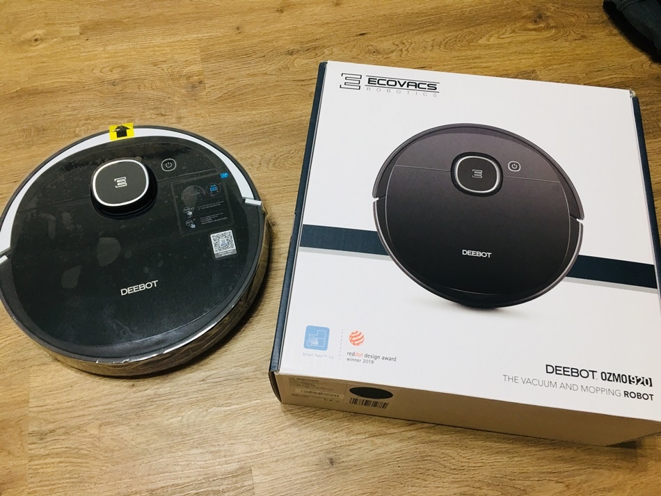 掃地機器人推薦家庭主婦好幫手ECOVACS 掃地吸塵拖地三合一ECOVACS DEEBOT OZMO 920 Series LDS 雷射測距感應器機器人，有掃地與吸塵功能外，還提供拖地、掃地、吸塵、拖地三合一的機型