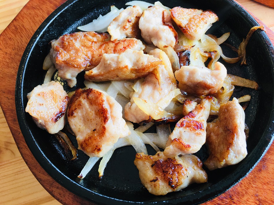 台南美食好吃佳里牛排推薦19House炙燒牛排2019新菜單二當家多了一隻戰斧豬價格不變打卡、按讚送奶酪當月壽星送骰子牛或骰子豬 台南美食好吃佳里牛排推薦19House炙燒牛排2019新菜單二當家多了一隻戰斧豬價格不變打卡、按讚送奶酪當月壽星送骰子牛或骰子豬