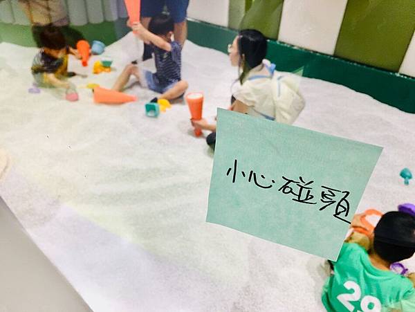 網路人氣推薦便利貼3M Post-it利貼極黏便條紙具有絕佳的抗水、抗污性，即使長時間使用便利貼也牢牢的黏住