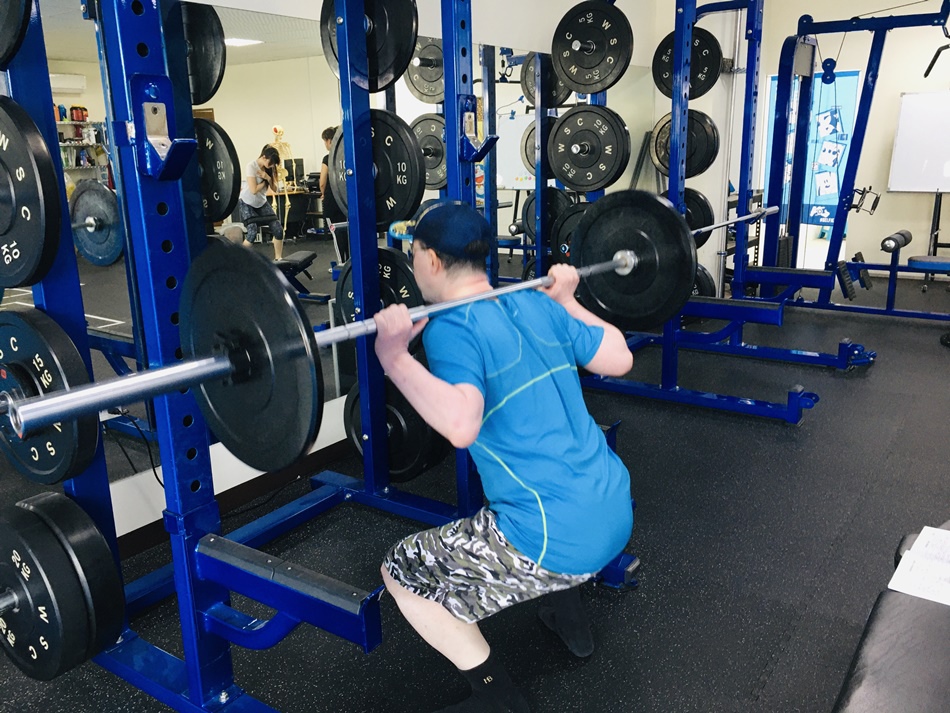 台南私人健身教練推薦│CA運動工作室為您打造獨一無二的好身材,量身訂作專屬你的健身課程!-第六堂課深蹲、負重蹲、坐姿划船、Plank超人 台南私人健身教練推薦│CA運動工作室為您打造獨一無二的好身材,量身訂作專屬你的健身課程!-第六堂課深蹲、負重蹲、坐姿划船、Plank超人
