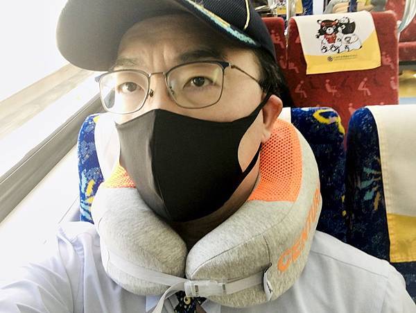 長頸鹿u型枕推薦百夫長頸枕搭飛機旅行長途開車國內旅遊專用記憶頸枕凝膠清涼觸感好可拆可洗最衛生