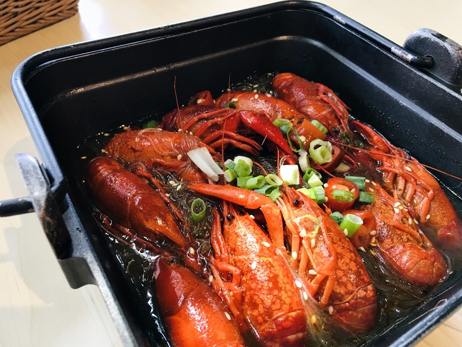 桃園美食廣豐新天地港點大師香辣夠勁小龍蝦季節限定鮮蒸活體大閘蟹米其林主廚唯一推薦 桃園美食廣豐新天地港點大師香辣夠勁小龍蝦季節限定鮮蒸活體大閘蟹米其林主廚唯一推薦