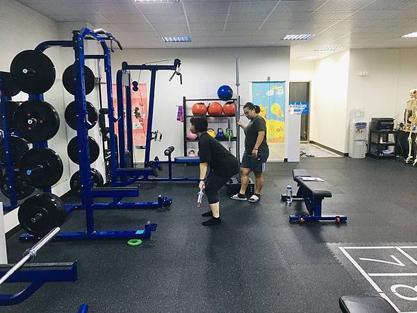 台南健身教練│CA體能工作室專屬一對一健身女教練，中秋節後減肥減脂台南一對一健身課程