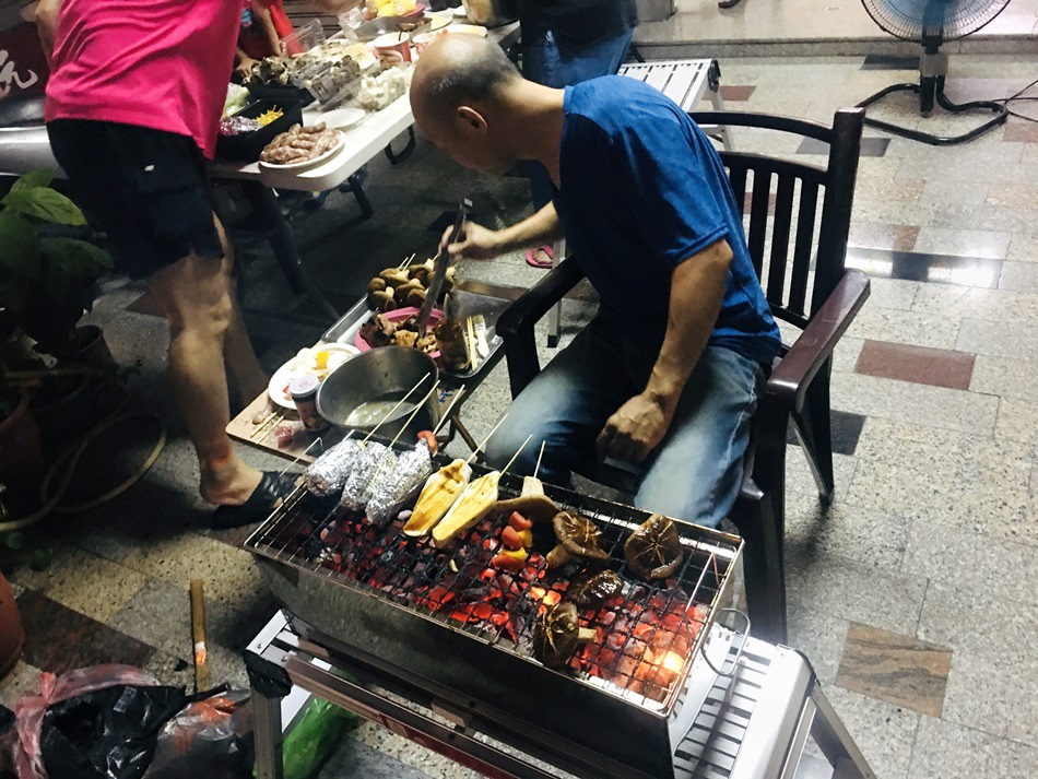 2020中秋烤肉每年的這個時候真是開心愉快的一晚 2020中秋烤肉每年的這個時候真是開心愉快的一晚