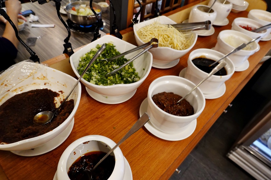 台南牛肉鍋推薦│老饕推薦鴻牛溫體牛肉鍋西門店每日善化直送新鮮溫體牛!好吃牛尾鍋就在鴻牛溫體牛肉鍋 台南牛肉鍋推薦│老饕推薦鴻牛溫體牛肉鍋西門店每日善化直送新鮮溫體牛!好吃牛尾鍋就在鴻牛溫體牛肉鍋