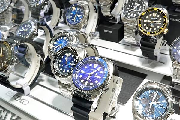 高雄手錶港都春天鐘錶各式經典品牌MIDO、卡西歐、星辰錶、SEIKO精工錶、Fossil、Tissot，現場買手錶絕對有特價幫你省荷包，郵寄免運費分期零利率、保證公司貨、