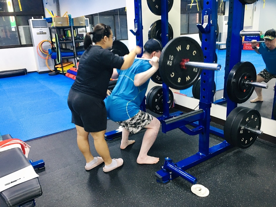 台南健身一對一女教練│增肌減脂,瘦身減重,產後減肥健身客製化課程設計，讓您恢復自信與美麗